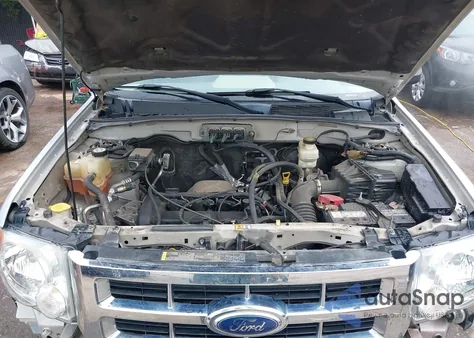 2008 Ford Escape Xls/Xls Manual z USA, uszkodzony, nr VIN 1FMCU02Z38KB36793